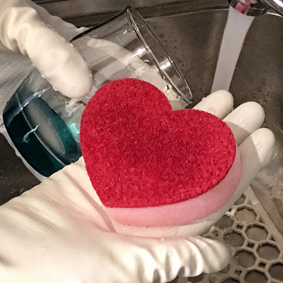 Heart Sponge for Washing Dishes – OurBigAdventure